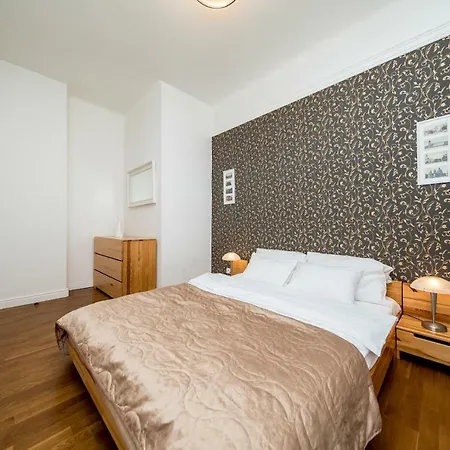 Apartrooms Dmochowskiego 홈스테이